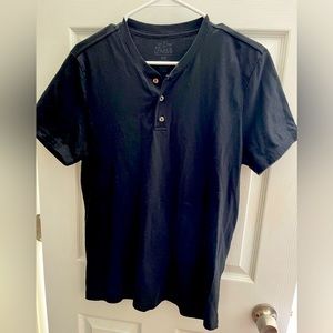 Fresh Clean Threads Men’s short-sleeve Henley, Black, Medium